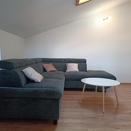 קרק Apartman Sintic מראה חיצוני תמונה