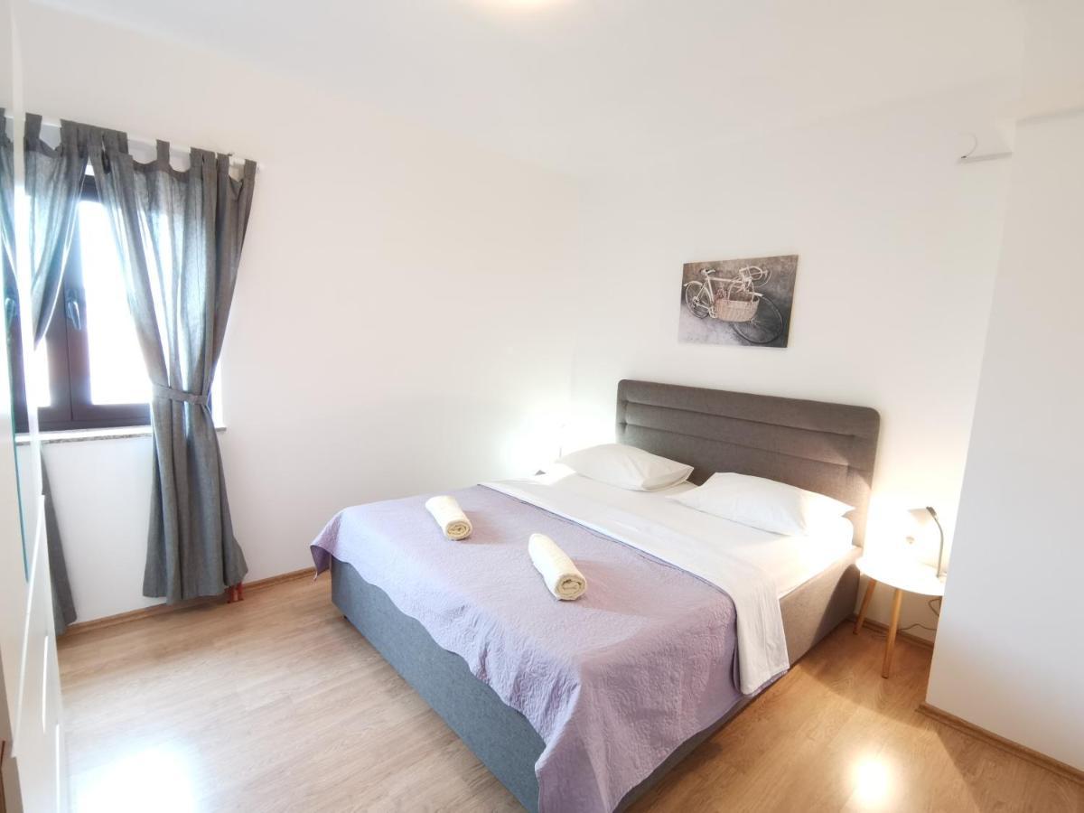קרק Apartman Sintic מראה חיצוני תמונה