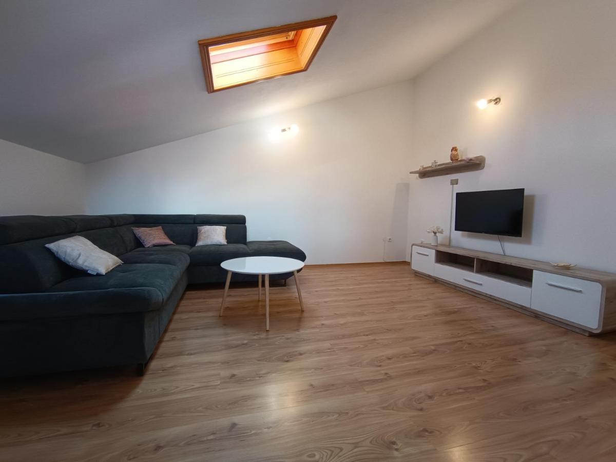קרק Apartman Sintic מראה חיצוני תמונה