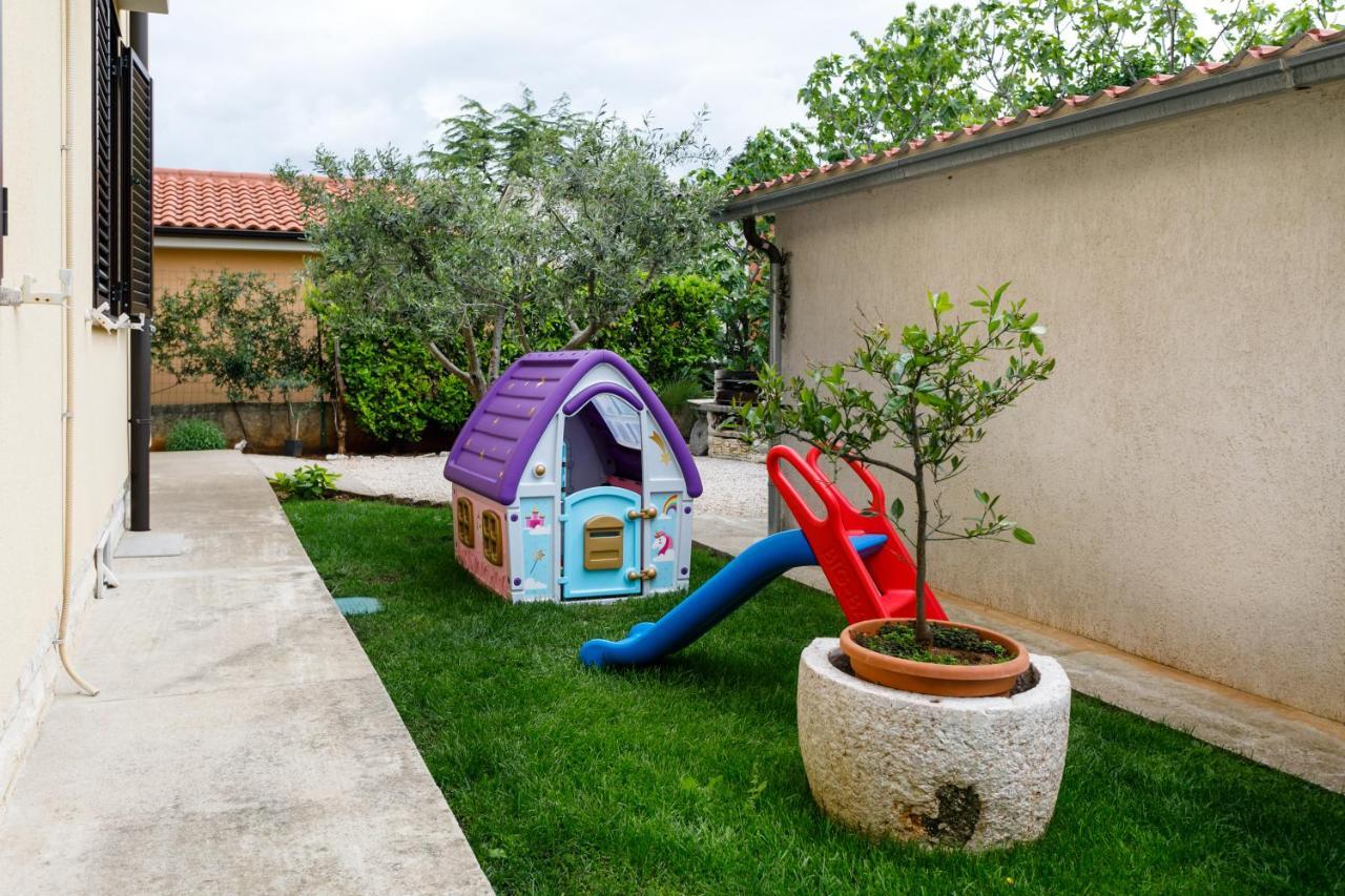 קרק Apartman Sintic מראה חיצוני תמונה