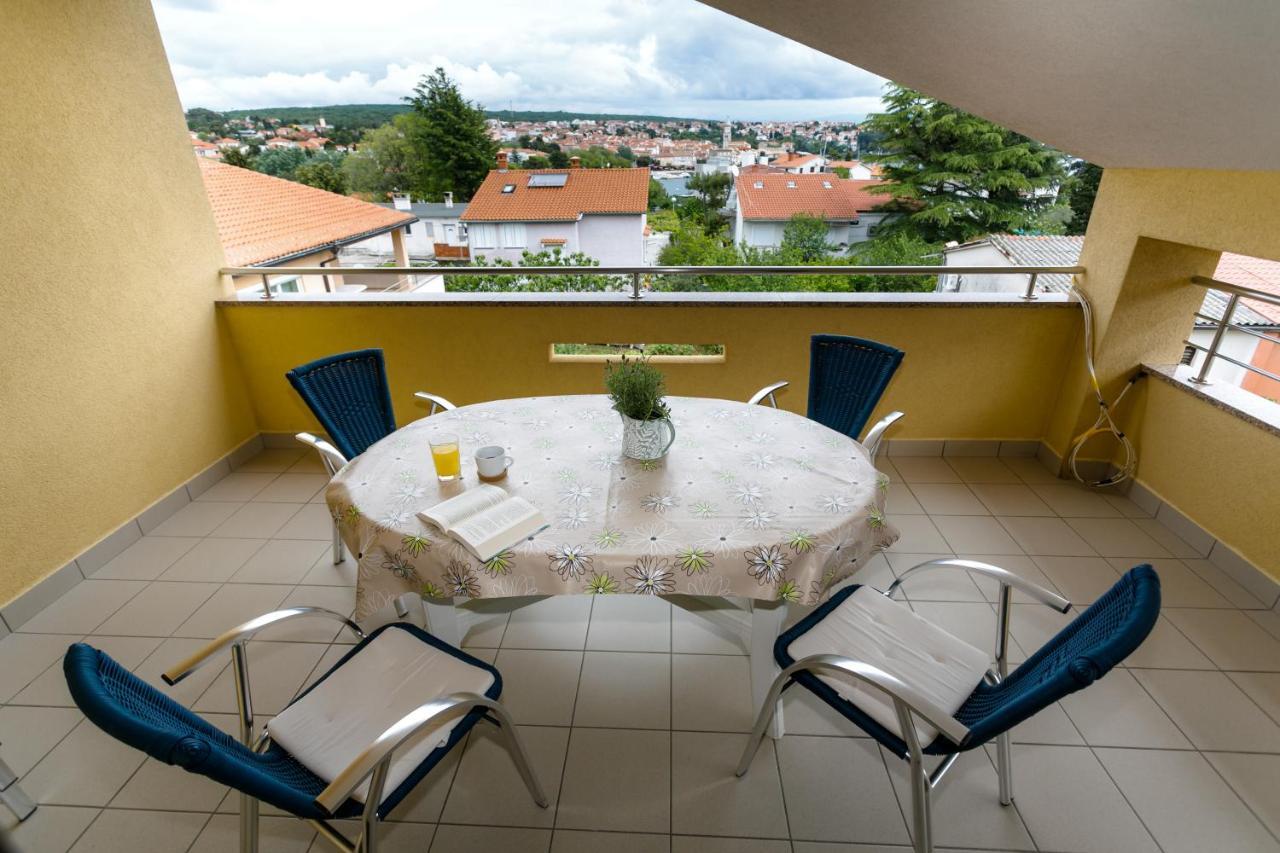 קרק Apartman Sintic מראה חיצוני תמונה