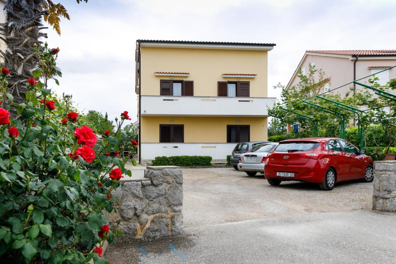 קרק Apartman Sintic מראה חיצוני תמונה